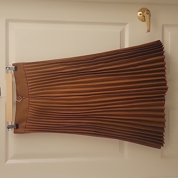 Sezane Dino Midi-Length Pleaded Skirt - Picture 12 of 13